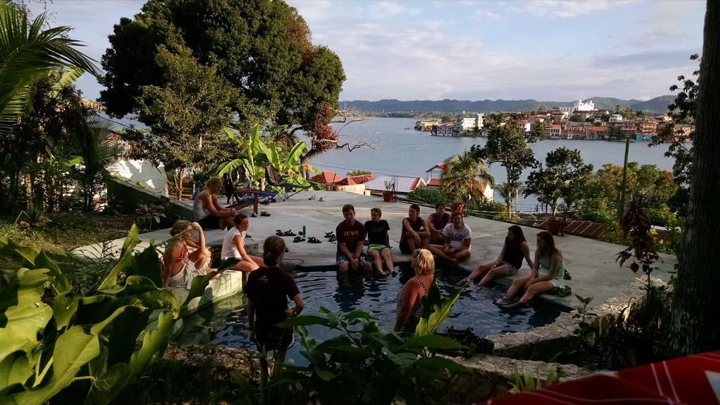 Zapote Tree Inn Flores Exteriör bild
