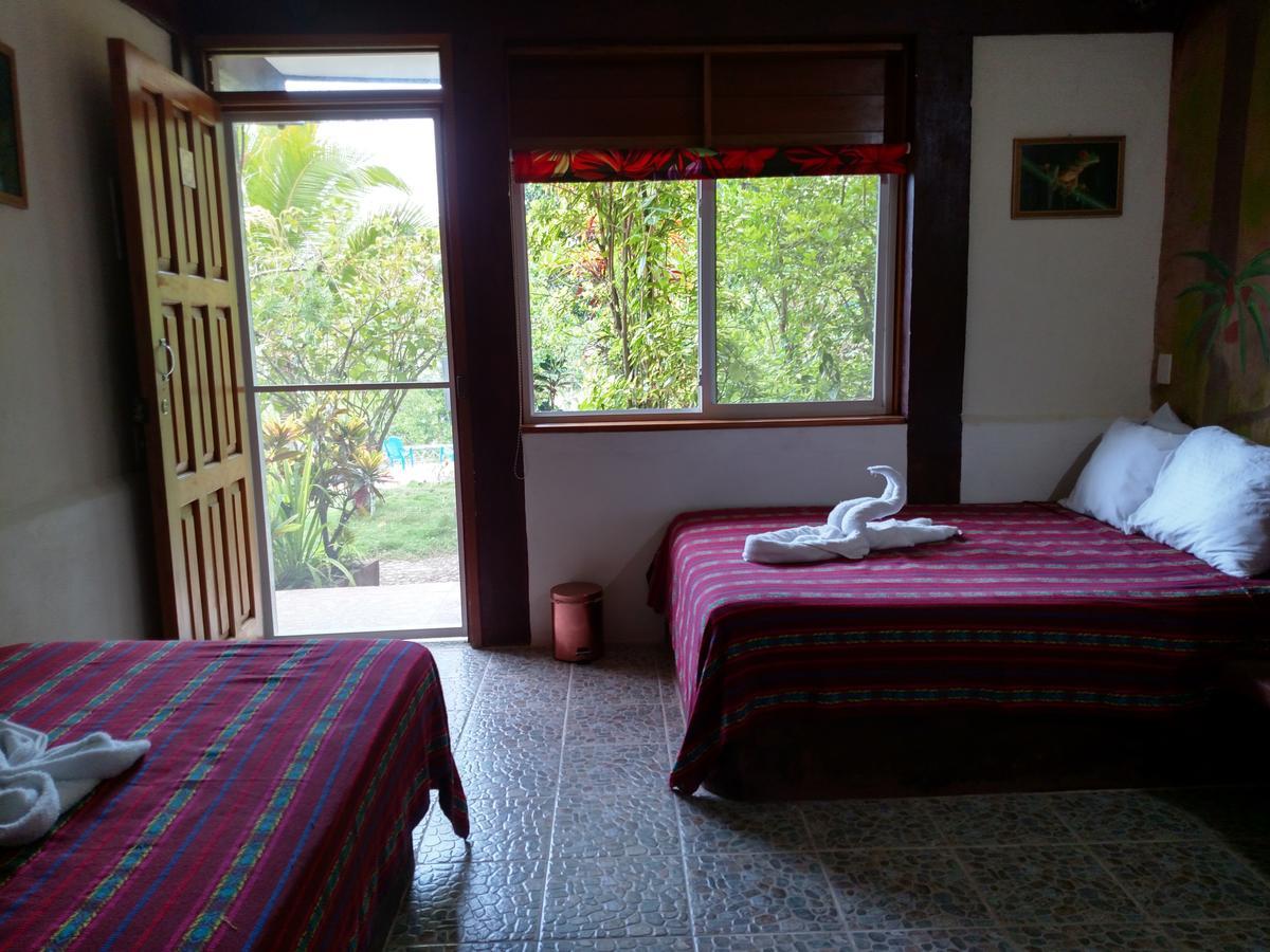Zapote Tree Inn Flores Exteriör bild