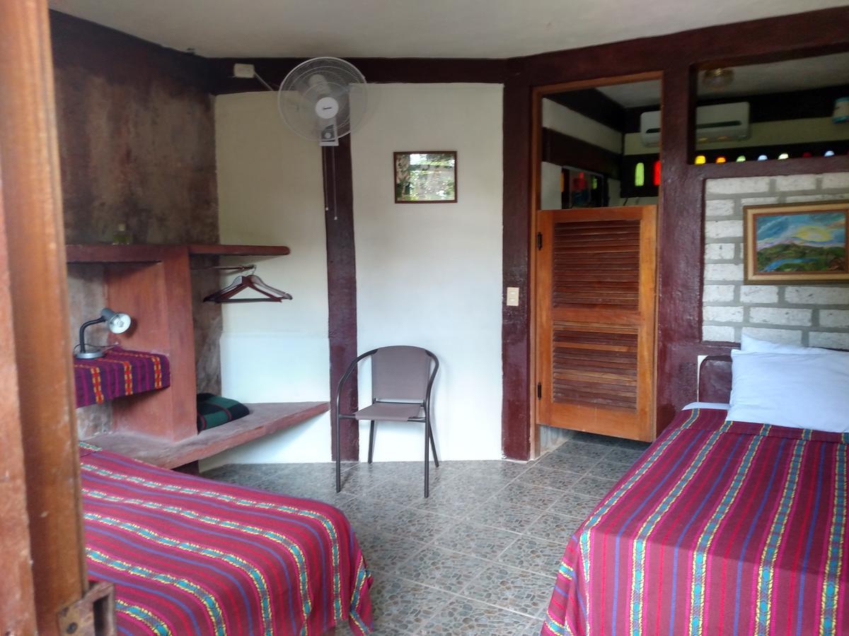 Zapote Tree Inn Flores Exteriör bild